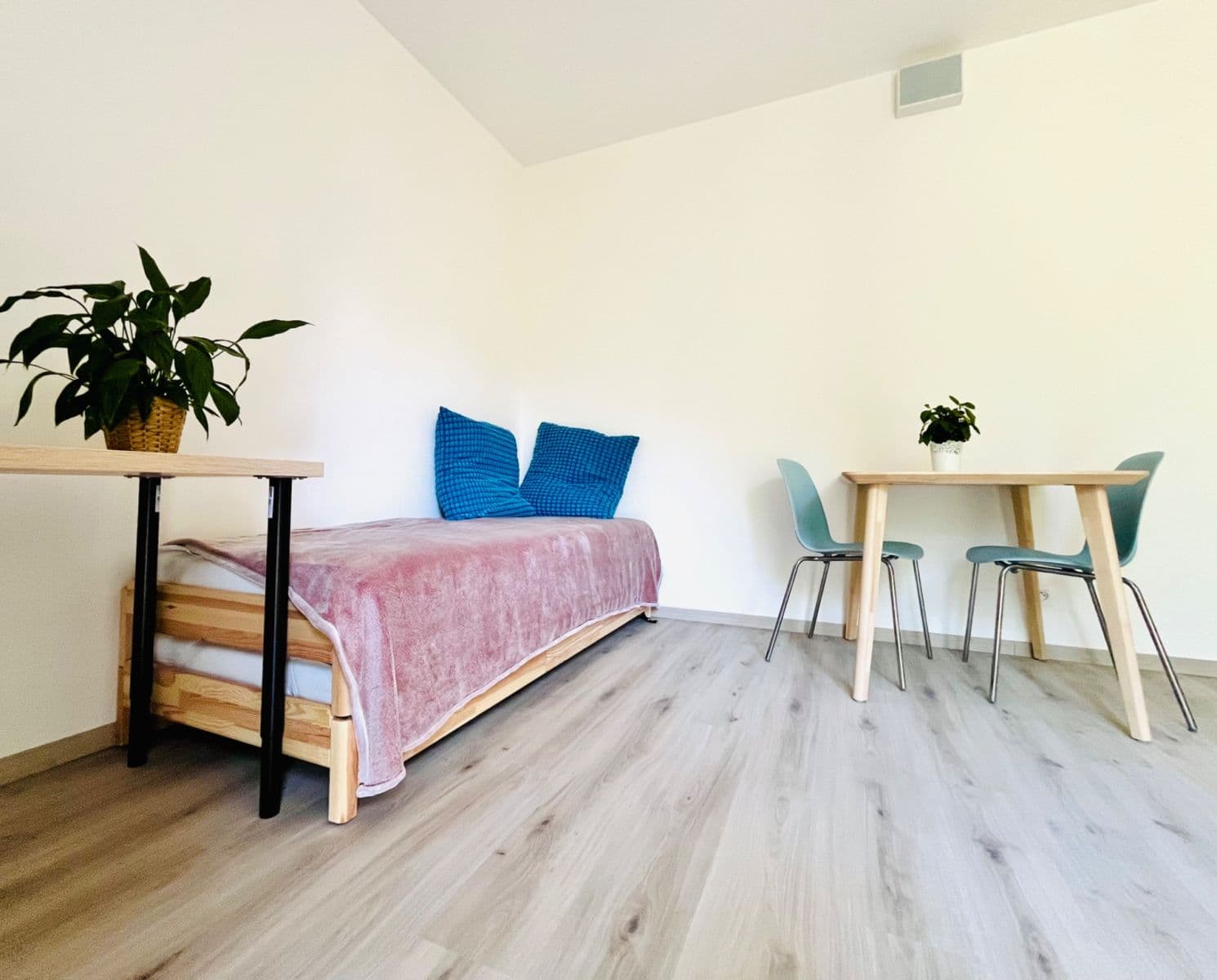 Studio flat to rent, 22 m², V Kněžívce, Tuchoměřice, Středočeský Region Studio flat to rent, 22 m², V Kněžívce, Tuchoměřice, Středočeský Region