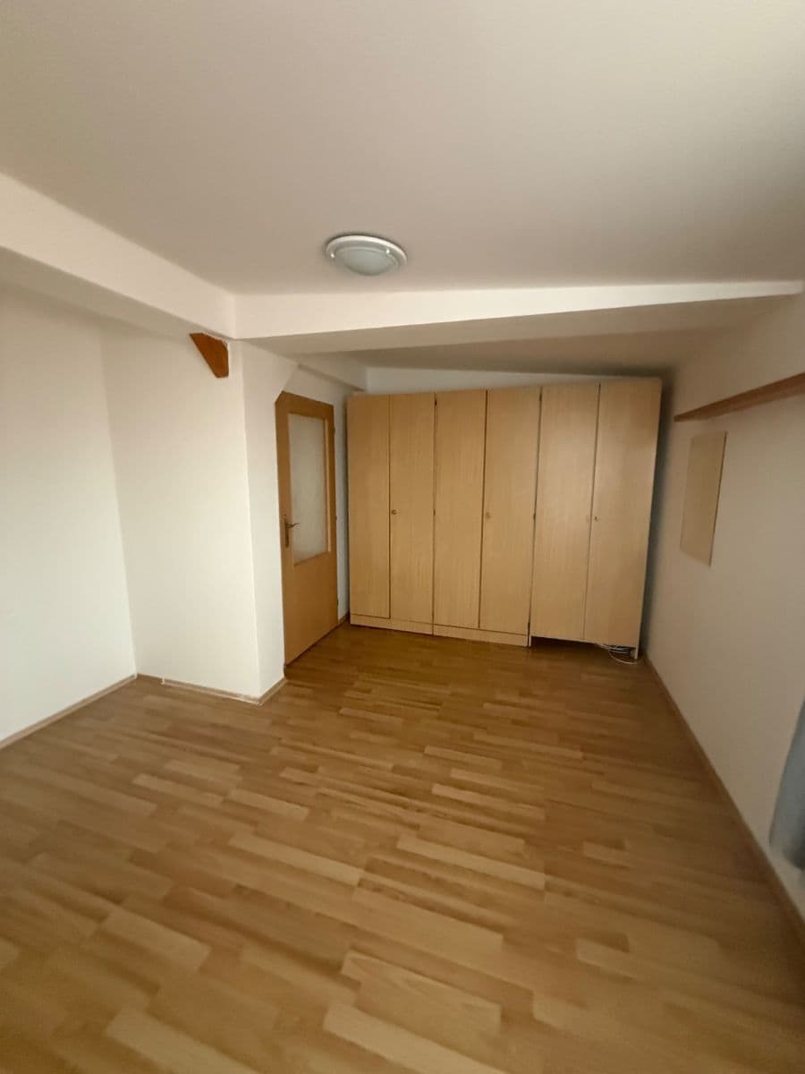 2 bedroom with open-plan kitchen flat to rent, 65 m², Dr. Marodyho, Prague, Prague 2 bedroom with open-plan kitchen flat to rent, 65 m², Dr. Marodyho, Prague, Prague