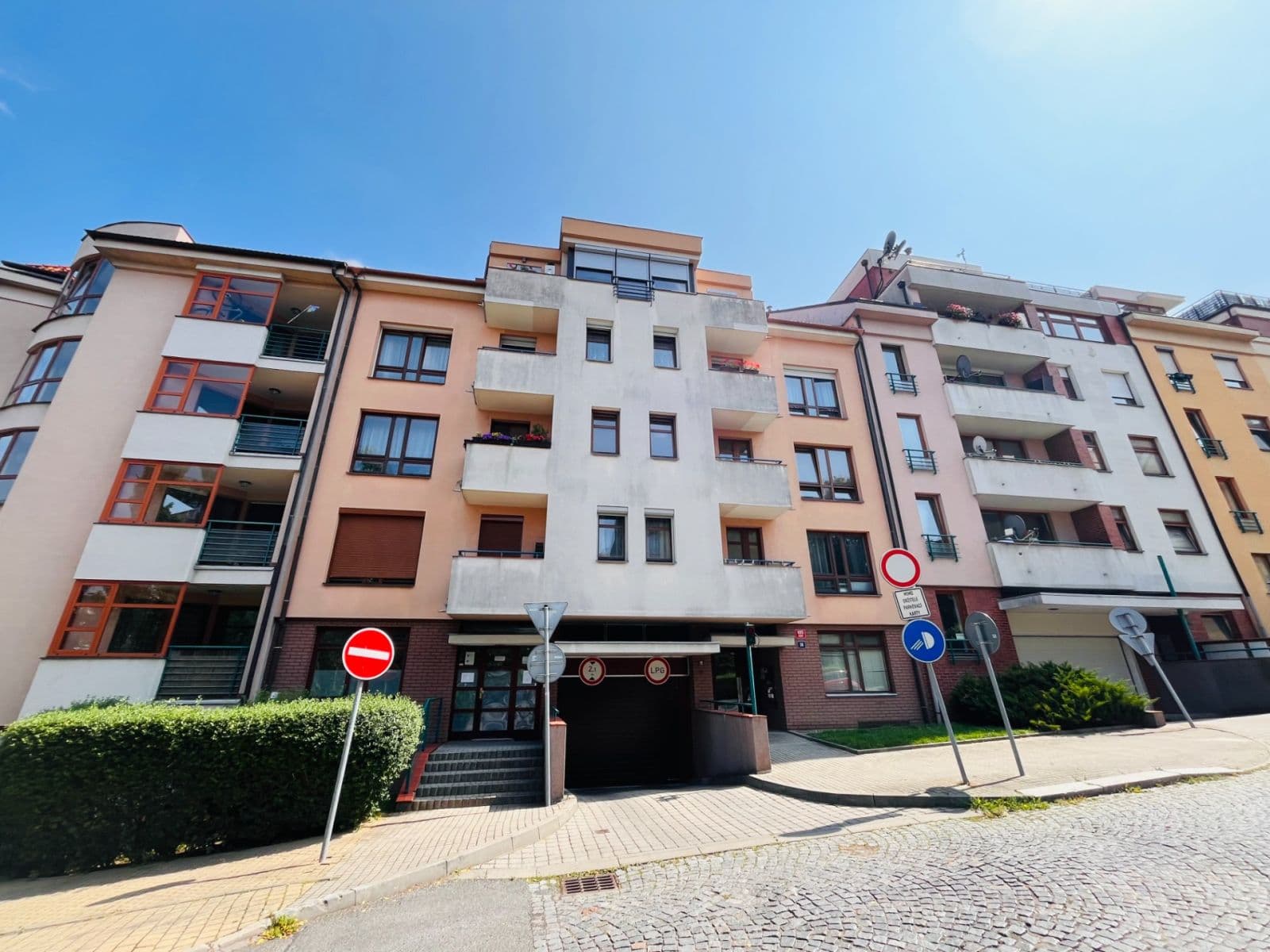 garage to rent, 15 m², Břevnovská, Prague, Prague garage to rent, 15 m², Břevnovská, Prague, Prague