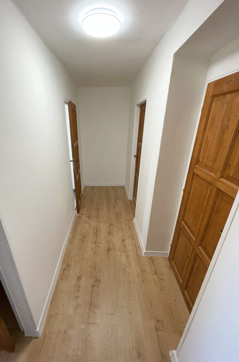 2 bedroom with open-plan kitchen flat to rent, 70 m², Čechova, Chomutov, Ústecký Region 2 bedroom with open-plan kitchen flat to rent, 70 m², Čechova, Chomutov, Ústecký Region