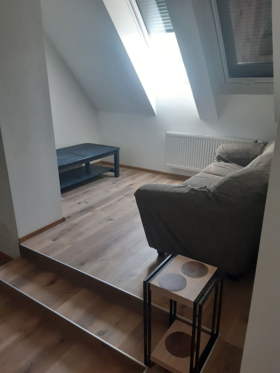 2 bedroom with open-plan kitchen flat to rent, 90 m², Hrozňatova, Brno, Jihomoravský Region 2 bedroom with open-plan kitchen flat to rent, 90 m², Hrozňatova, Brno, Jihomoravský Region