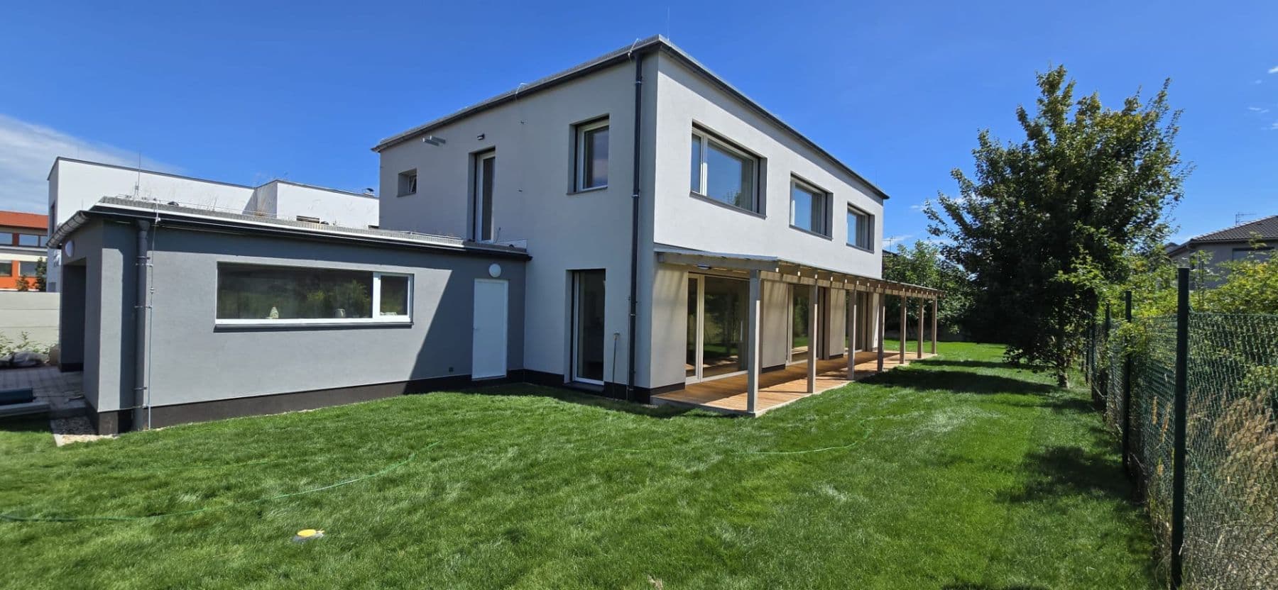 house to rent, 324 m², Jižní, Líbeznice, Středočeský Region house to rent, 324 m², Jižní, Líbeznice, Středočeský Region