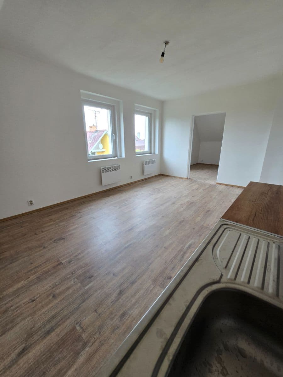 1 bedroom flat to rent, 48 m², Školní, Jesenice, Středočeský Region 1 bedroom flat to rent, 48 m², Školní, Jesenice, Středočeský Region