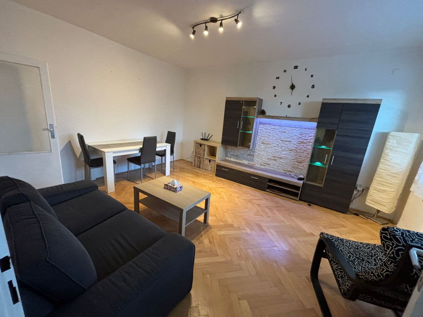 2 bedroom flat to rent, 56 m², Pospíšilova, Hradec Králové, Královéhradecký Region 2 bedroom flat to rent, 56 m², Pospíšilova, Hradec Králové, Královéhradecký Region