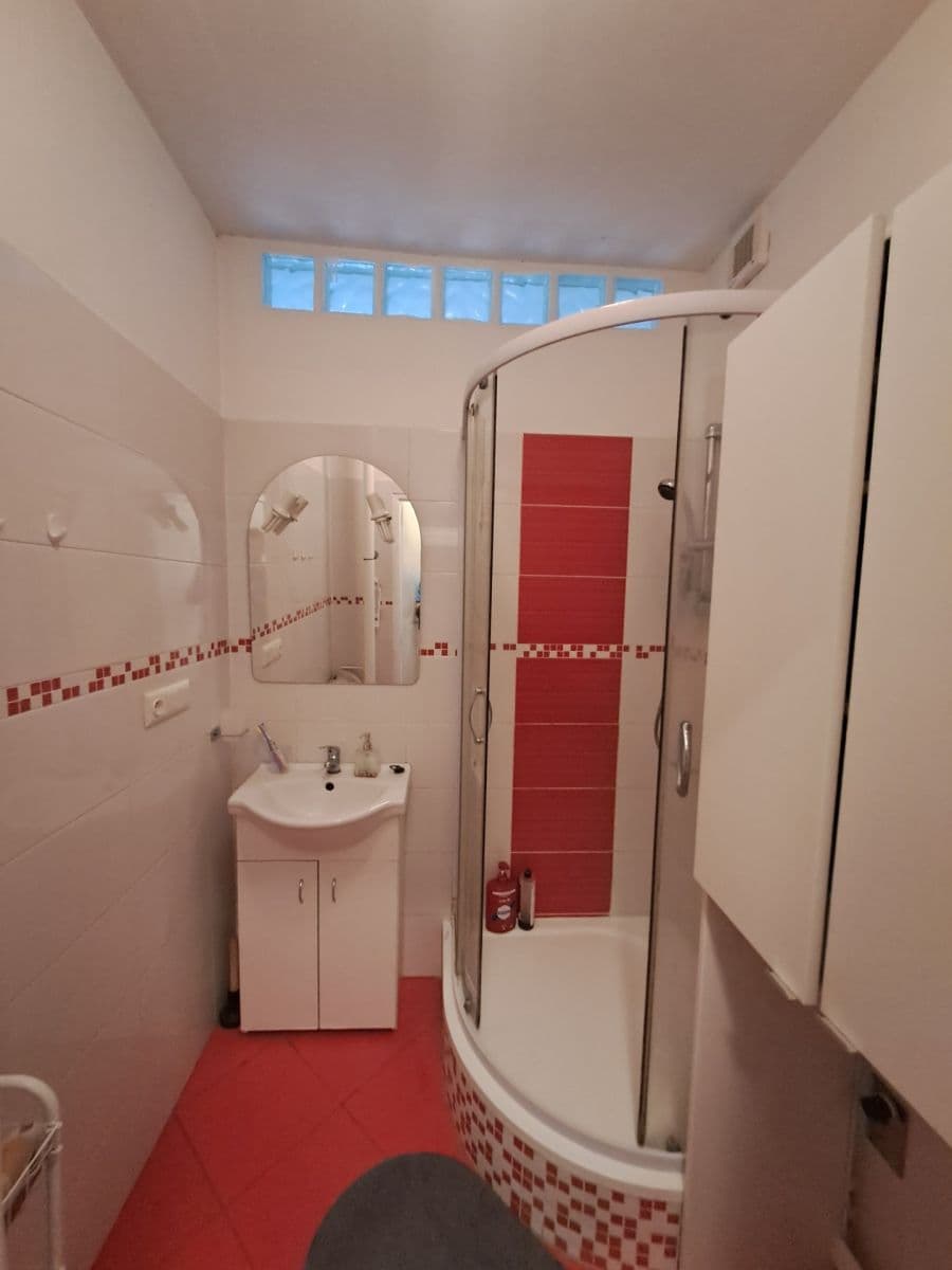 2 bedroom flat to rent, 56 m², Pospíšilova, Hradec Králové, Královéhradecký Region 2 bedroom flat to rent, 56 m², Pospíšilova, Hradec Králové, Královéhradecký Region
