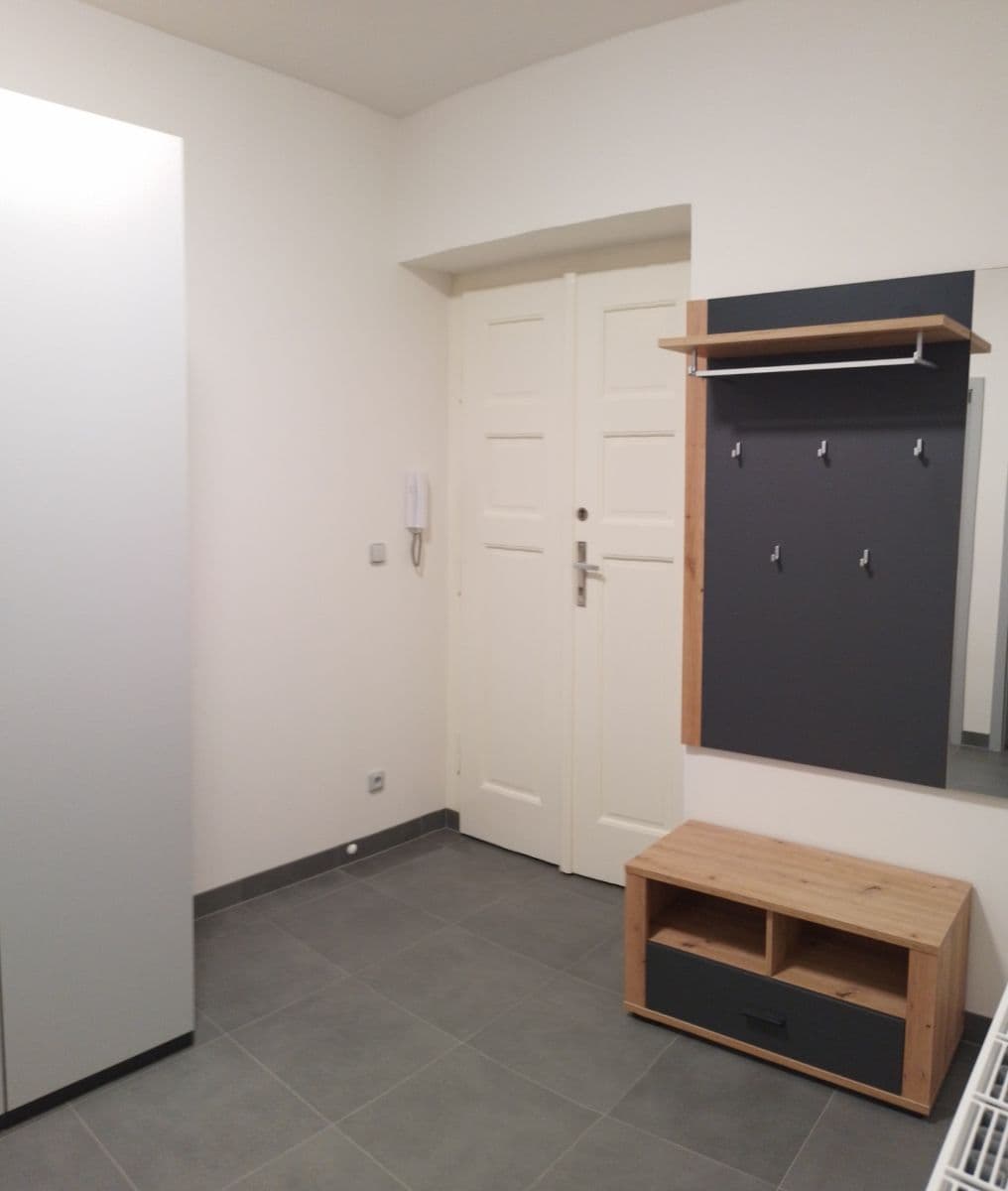 2 bedroom with open-plan kitchen flat to rent, 67 m², Rooseveltova, Prague, Prague 2 bedroom with open-plan kitchen flat to rent, 67 m², Rooseveltova, Prague, Prague