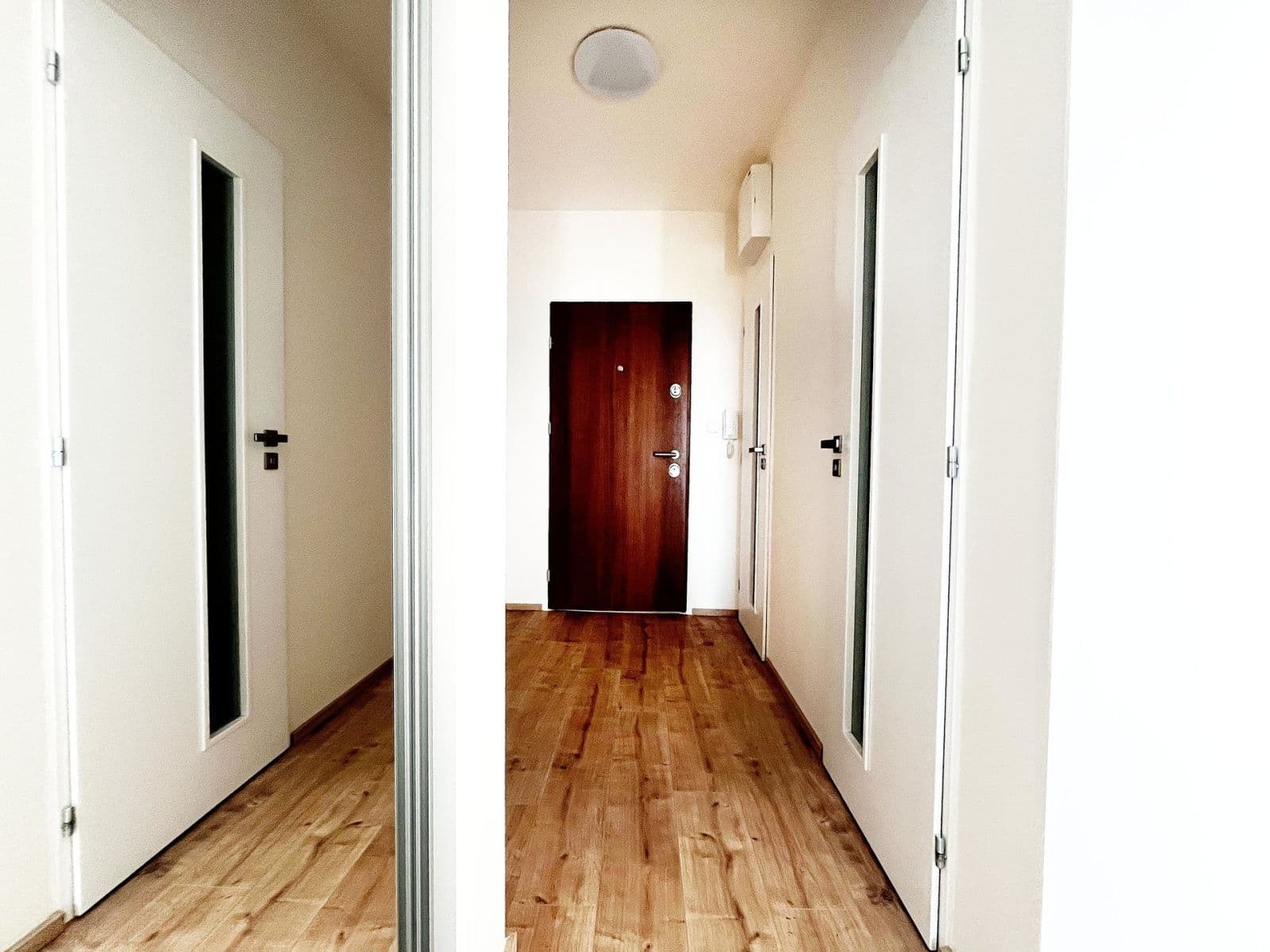 1 bedroom with open-plan kitchen flat to rent, 41 m², Ciolkovského, Prague, Prague 1 bedroom with open-plan kitchen flat to rent, 41 m², Ciolkovského, Prague, Prague