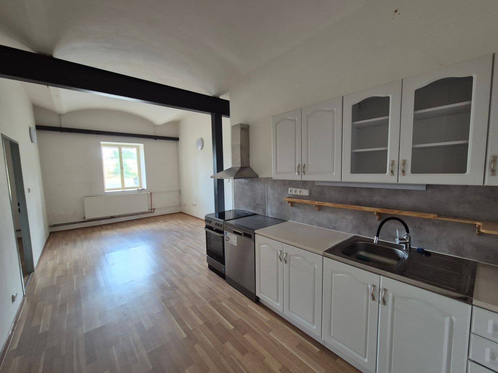 house to rent, 510 m², Náves sv. Petra a Pavla, Zlatníky-Hodkovice, Středočeský Region house to rent, 510 m², Náves sv. Petra a Pavla, Zlatníky-Hodkovice, Středočeský Region
