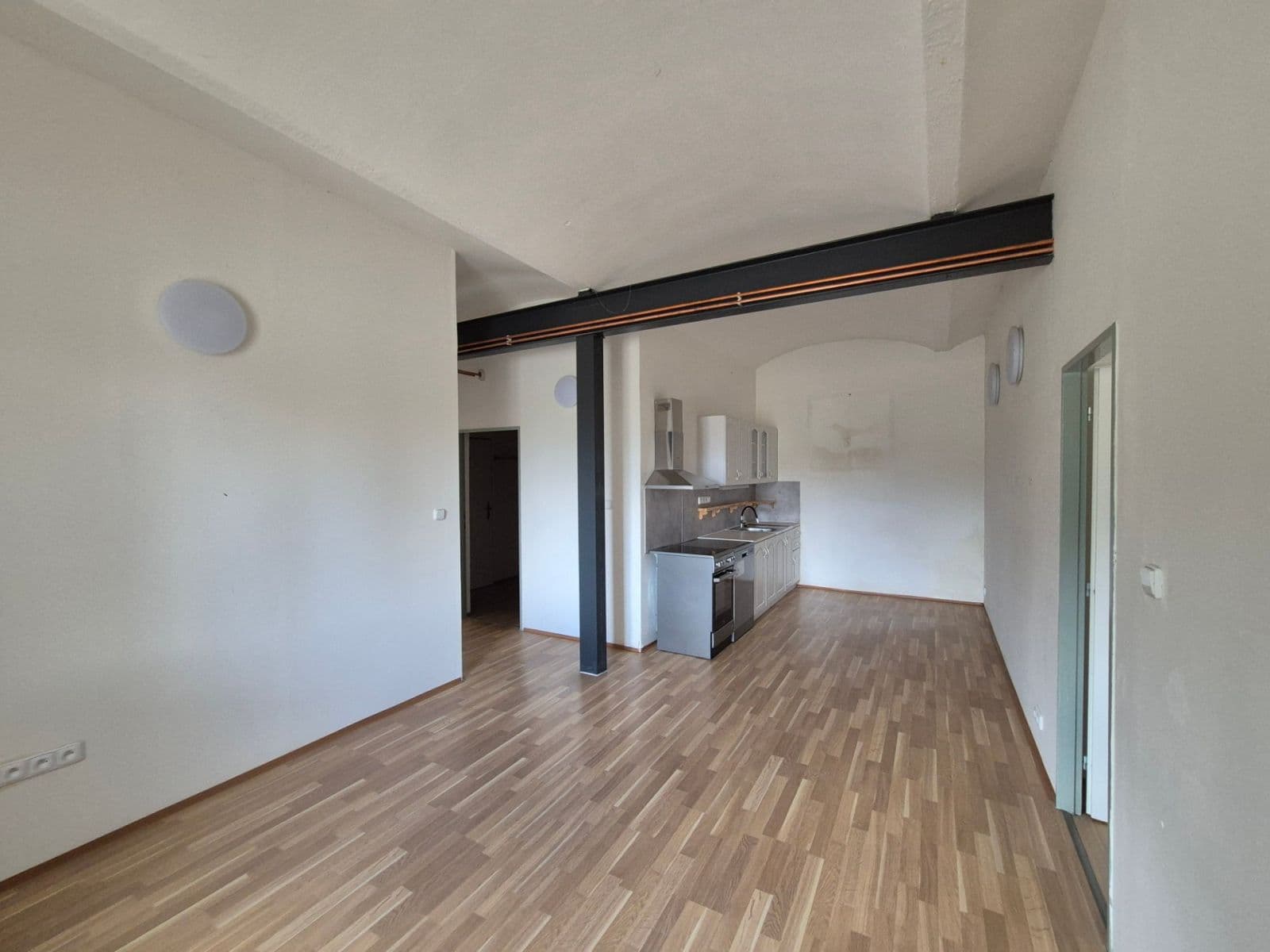 house to rent, 510 m², Náves sv. Petra a Pavla, Zlatníky-Hodkovice, Středočeský Region house to rent, 510 m², Náves sv. Petra a Pavla, Zlatníky-Hodkovice, Středočeský Region
