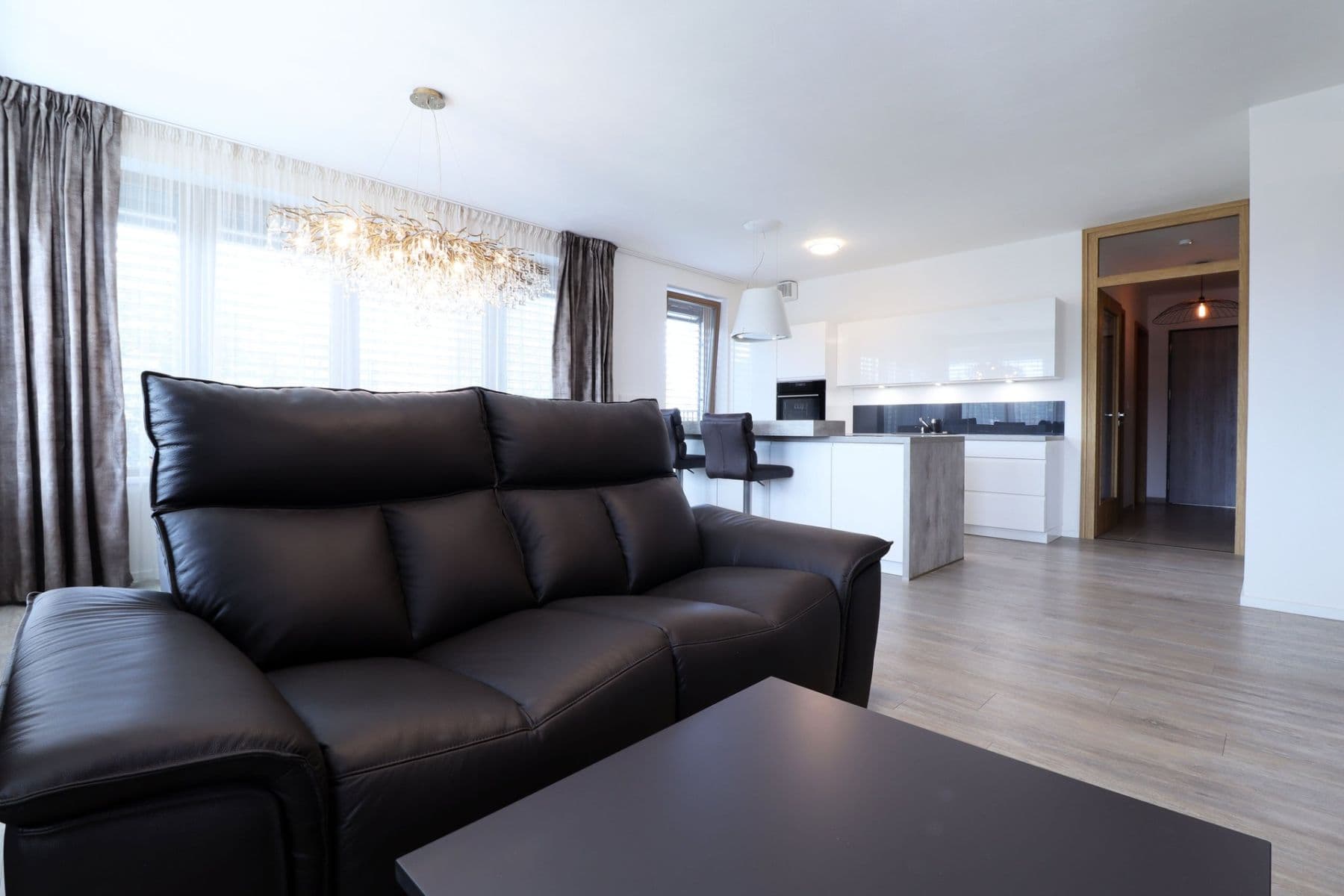 3 bedroom with open-plan kitchen flat to rent, 90 m², Pallova, Plzeň, Plzeňský Region 3 bedroom with open-plan kitchen flat to rent, 90 m², Pallova, Plzeň, Plzeňský Region