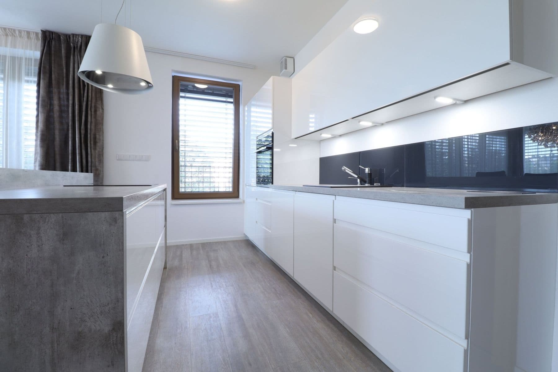 3 bedroom with open-plan kitchen flat to rent, 90 m², Pallova, Plzeň, Plzeňský Region 3 bedroom with open-plan kitchen flat to rent, 90 m², Pallova, Plzeň, Plzeňský Region