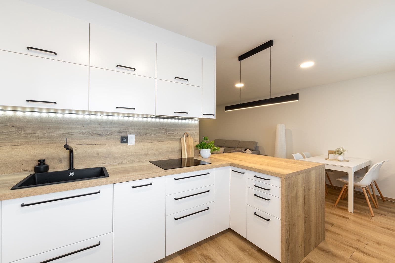 3 bedroom with open-plan kitchen flat for sale, 80 m², Hurbanova, Prague, Prague 3 bedroom with open-plan kitchen flat for sale, 80 m², Hurbanova, Prague, Prague