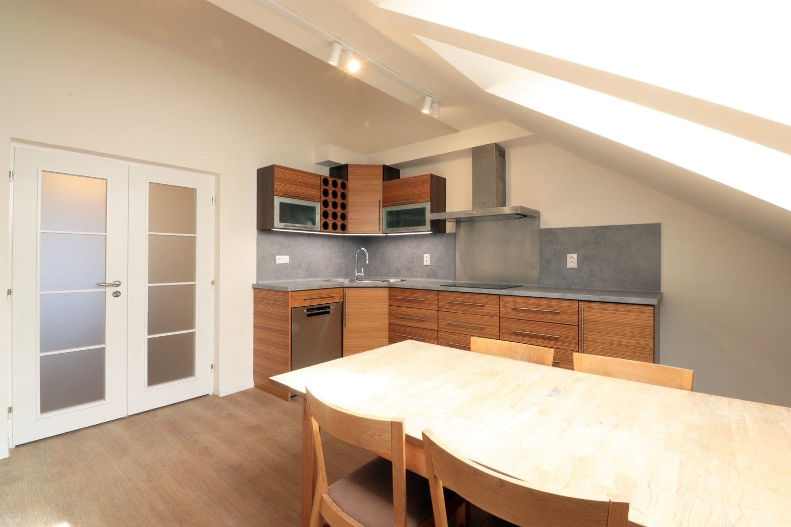 5 bedroom flat to rent, 200 m², Čajkovského, Prague, Prague 5 bedroom flat to rent, 200 m², Čajkovského, Prague, Prague