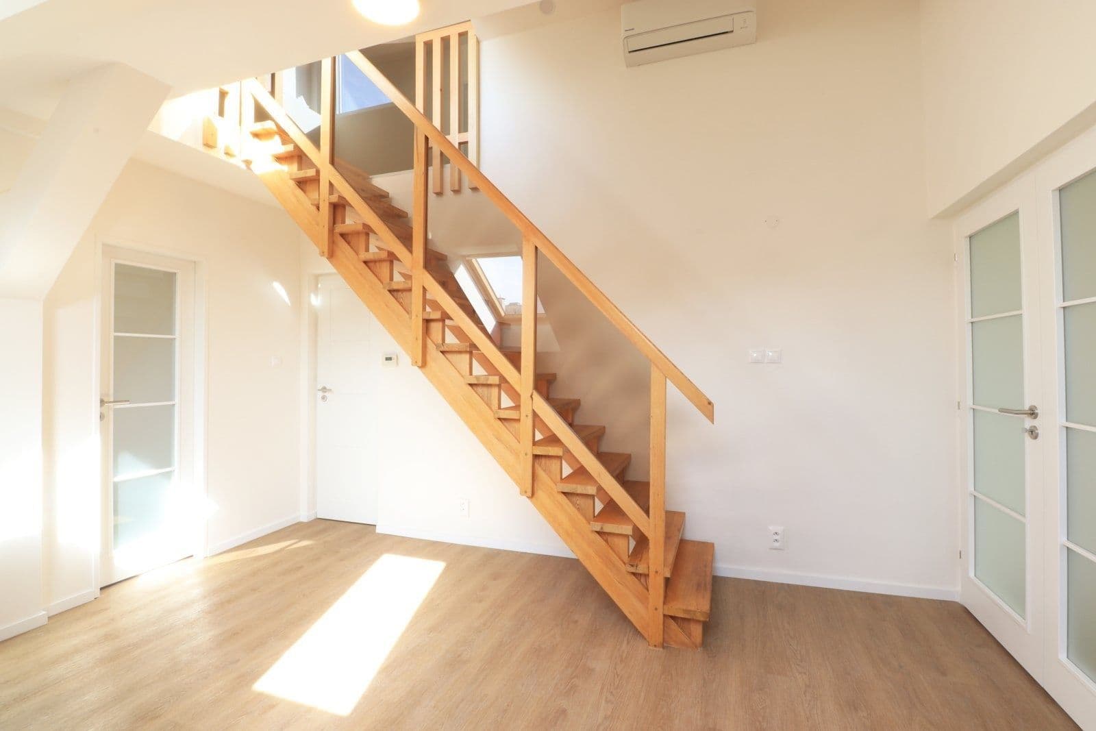 5 bedroom flat to rent, 200 m², Čajkovského, Prague, Prague 5 bedroom flat to rent, 200 m², Čajkovského, Prague, Prague