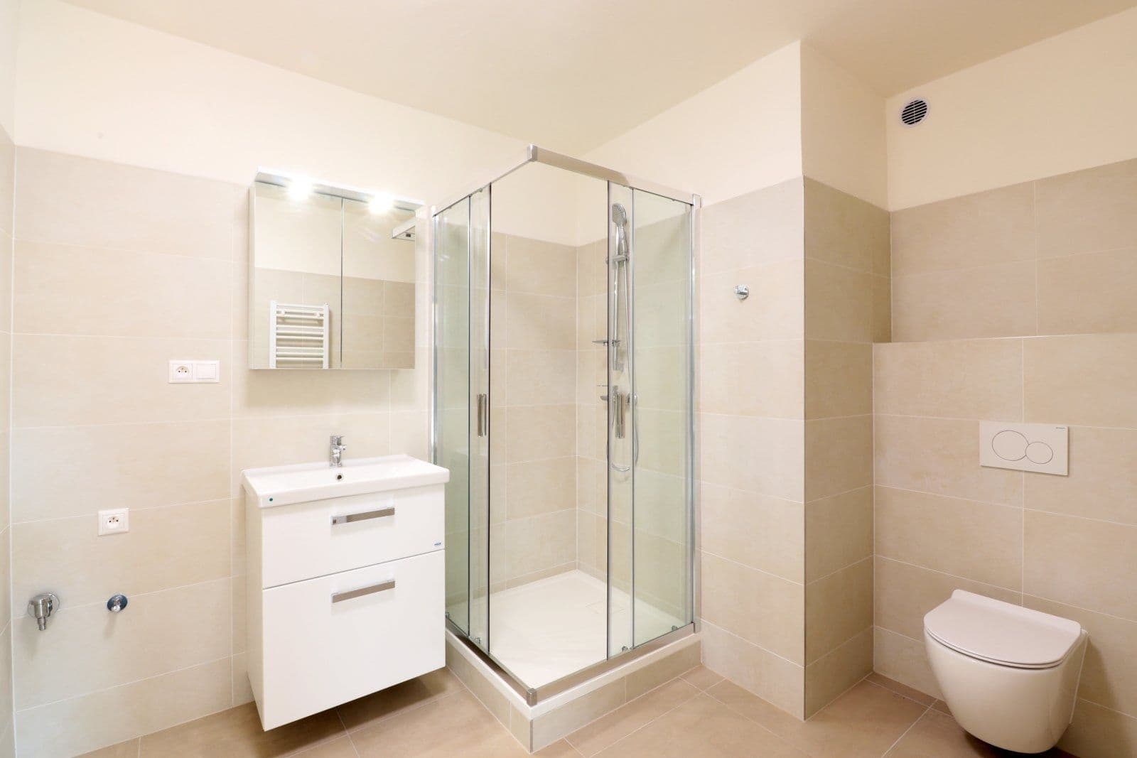 5 bedroom flat to rent, 200 m², Čajkovského, Prague, Prague 5 bedroom flat to rent, 200 m², Čajkovského, Prague, Prague