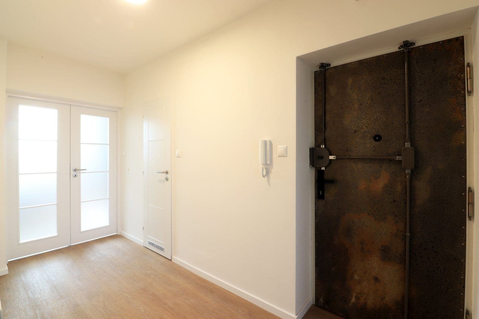 5 bedroom flat to rent, 200 m², Čajkovského, Prague, Prague 5 bedroom flat to rent, 200 m², Čajkovského, Prague, Prague