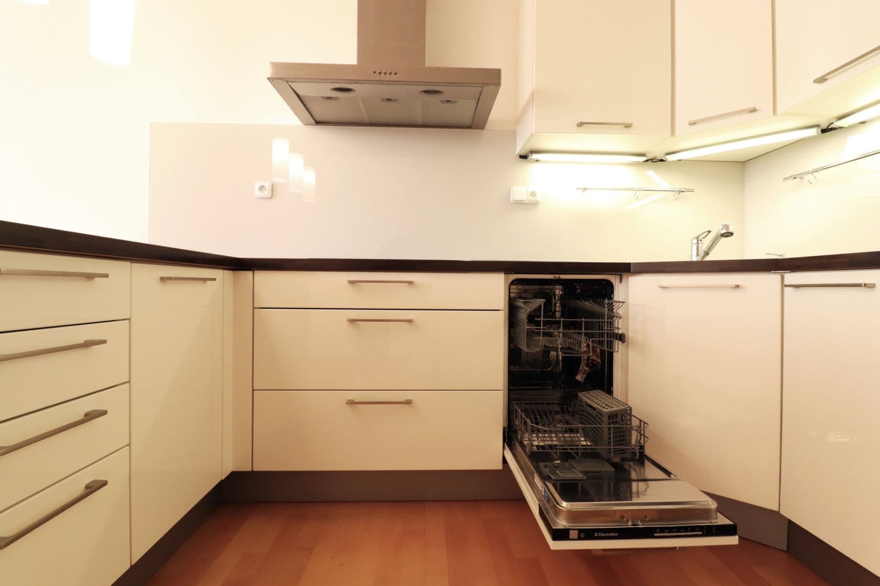 2 bedroom with open-plan kitchen flat to rent, 72 m², Pod Harfou, Prague, Prague 2 bedroom with open-plan kitchen flat to rent, 72 m², Pod Harfou, Prague, Prague