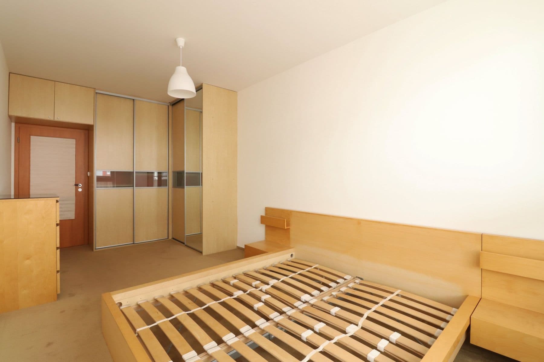 2 bedroom with open-plan kitchen flat to rent, 72 m², Pod Harfou, Prague, Prague 2 bedroom with open-plan kitchen flat to rent, 72 m², Pod Harfou, Prague, Prague