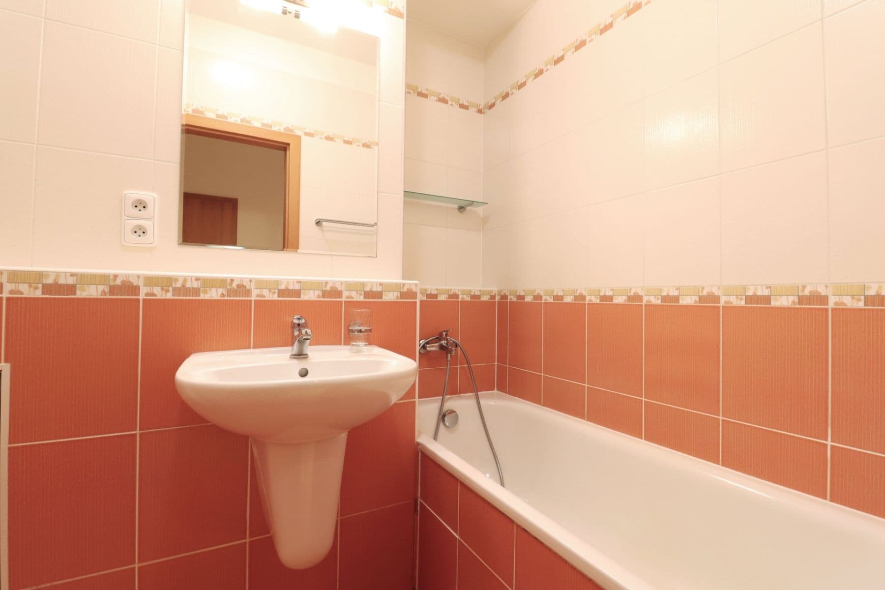 2 bedroom with open-plan kitchen flat to rent, 72 m², Pod Harfou, Prague, Prague 2 bedroom with open-plan kitchen flat to rent, 72 m², Pod Harfou, Prague, Prague