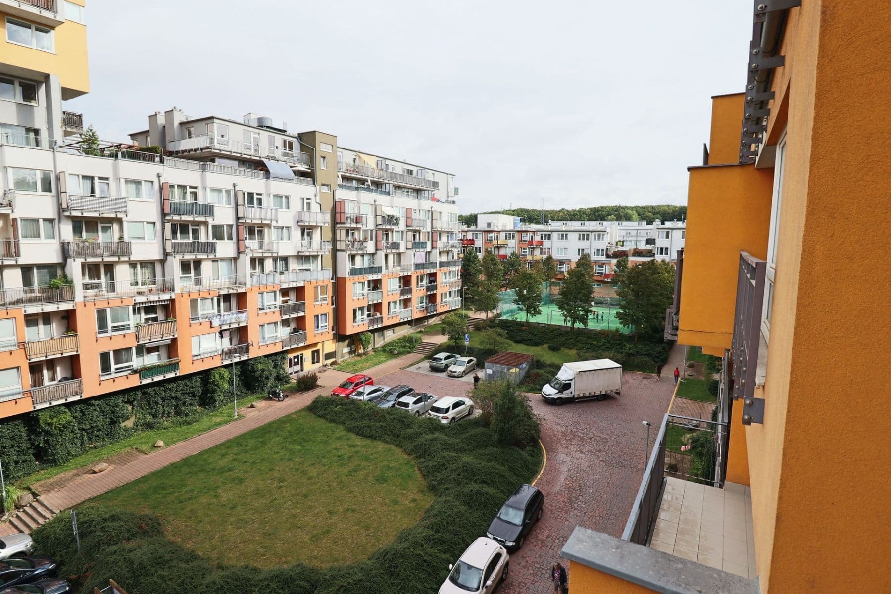 2 bedroom with open-plan kitchen flat to rent, 72 m², Pod Harfou, Prague, Prague 2 bedroom with open-plan kitchen flat to rent, 72 m², Pod Harfou, Prague, Prague