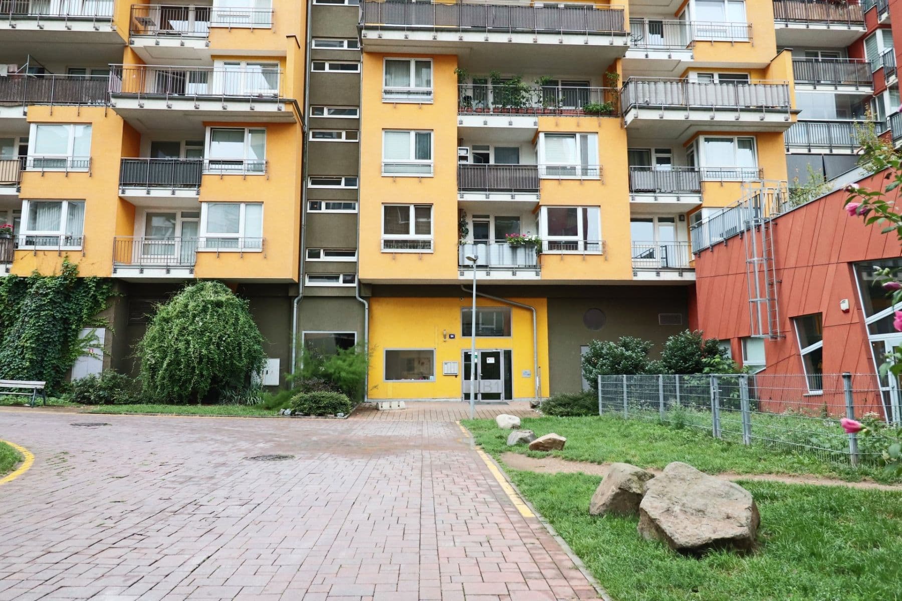 2 bedroom with open-plan kitchen flat to rent, 72 m², Pod Harfou, Prague, Prague 2 bedroom with open-plan kitchen flat to rent, 72 m², Pod Harfou, Prague, Prague