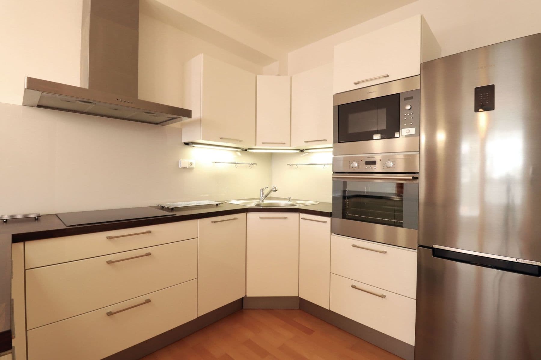 2 bedroom with open-plan kitchen flat to rent, 72 m², Pod Harfou, Prague, Prague 2 bedroom with open-plan kitchen flat to rent, 72 m², Pod Harfou, Prague, Prague