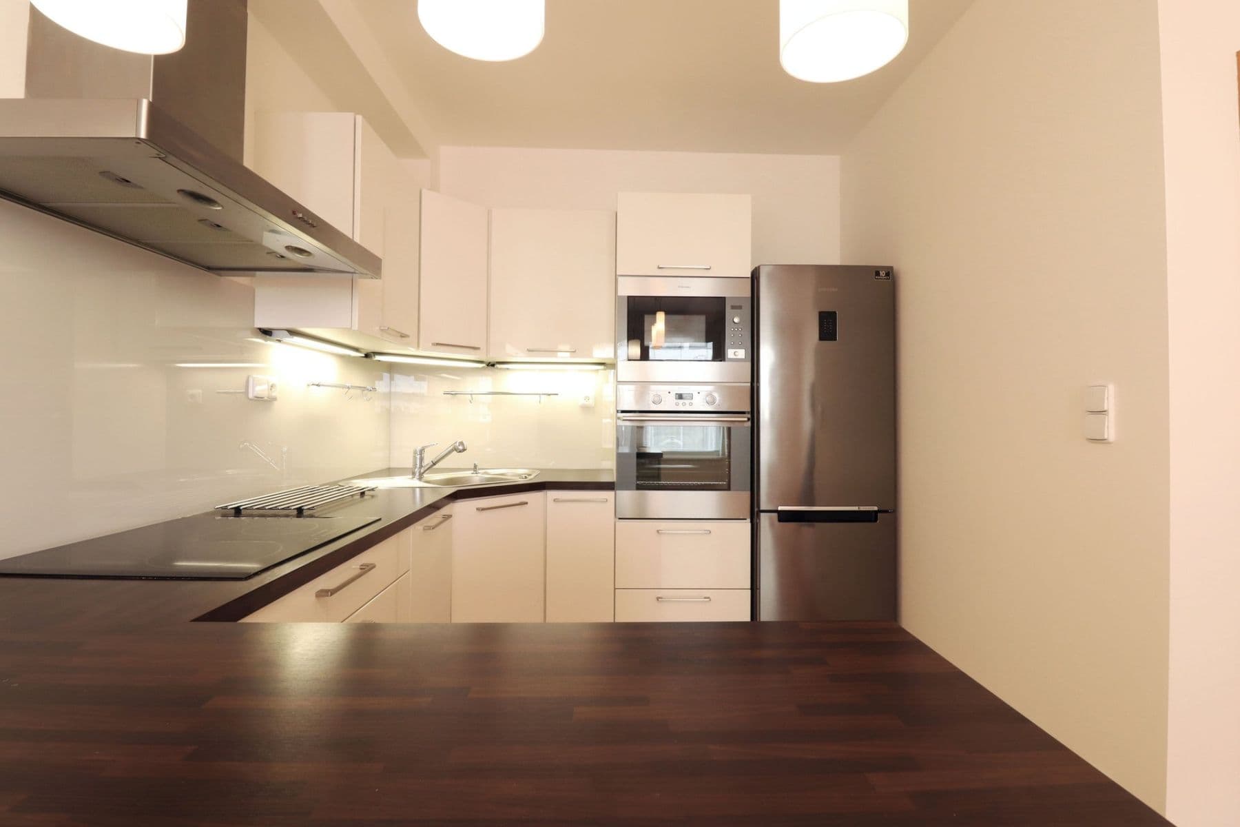 2 bedroom with open-plan kitchen flat to rent, 72 m², Pod Harfou, Prague, Prague 2 bedroom with open-plan kitchen flat to rent, 72 m², Pod Harfou, Prague, Prague