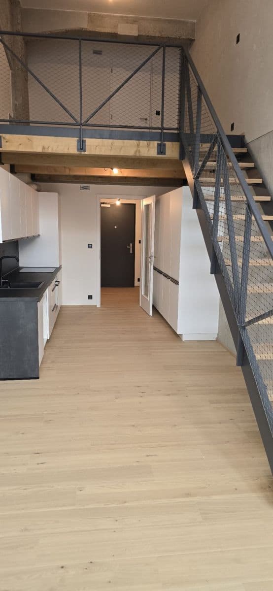 1 bedroom with open-plan kitchen flat to rent, 58 m², Kolbenova, Prague, Prague 1 bedroom with open-plan kitchen flat to rent, 58 m², Kolbenova, Prague, Prague