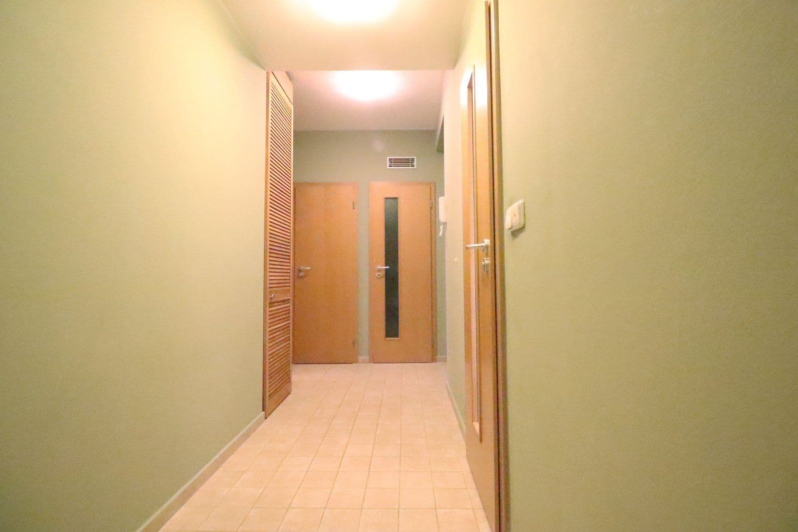 2 bedroom with open-plan kitchen flat to rent, 81 m², Hořelické náměstí, Rudná, Středočeský Region 2 bedroom with open-plan kitchen flat to rent, 81 m², Hořelické náměstí, Rudná, Středočeský Region