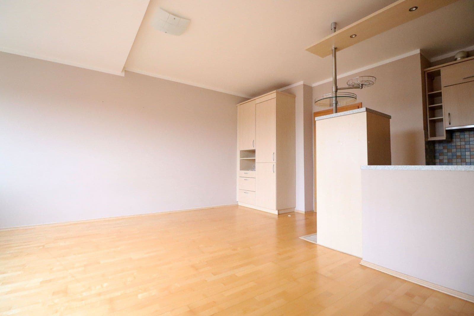 2 bedroom with open-plan kitchen flat to rent, 81 m², Hořelické náměstí, Rudná, Středočeský Region 2 bedroom with open-plan kitchen flat to rent, 81 m², Hořelické náměstí, Rudná, Středočeský Region