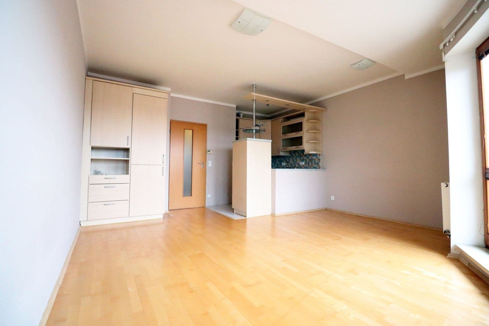 2 bedroom with open-plan kitchen flat to rent, 81 m², Hořelické náměstí, Rudná, Středočeský Region 2 bedroom with open-plan kitchen flat to rent, 81 m², Hořelické náměstí, Rudná, Středočeský Region