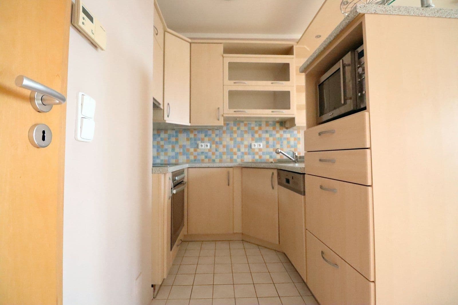 2 bedroom with open-plan kitchen flat to rent, 81 m², Hořelické náměstí, Rudná, Středočeský Region 2 bedroom with open-plan kitchen flat to rent, 81 m², Hořelické náměstí, Rudná, Středočeský Region