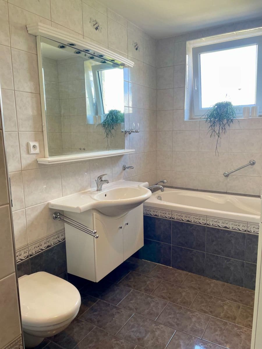 3 bedroom flat to rent, 89 m², K Červenému vrchu, Prague, Prague 3 bedroom flat to rent, 89 m², K Červenému vrchu, Prague, Prague