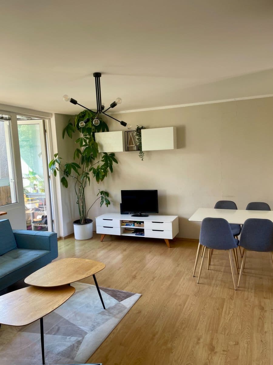 3 bedroom flat to rent, 89 m², K Červenému vrchu, Prague, Prague 3 bedroom flat to rent, 89 m², K Červenému vrchu, Prague, Prague