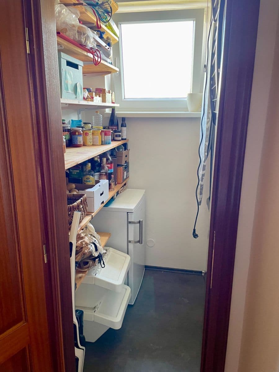 3 bedroom flat to rent, 89 m², K Červenému vrchu, Prague, Prague 3 bedroom flat to rent, 89 m², K Červenému vrchu, Prague, Prague