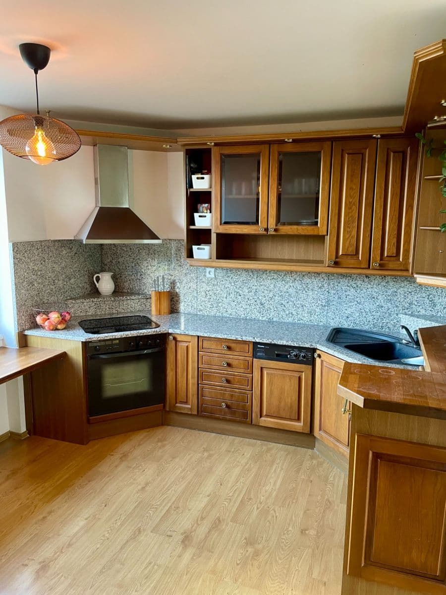 3 bedroom flat to rent, 89 m², K Červenému vrchu, Prague, Prague 3 bedroom flat to rent, 89 m², K Červenému vrchu, Prague, Prague