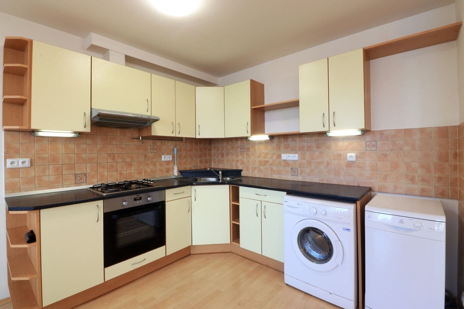 2 bedroom with open-plan kitchen flat to rent, 70 m², Štichova, Prague, Prague 2 bedroom with open-plan kitchen flat to rent, 70 m², Štichova, Prague, Prague