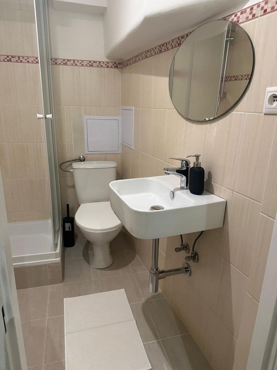 Studio flat to rent, 27 m², Truhlářská, Prague, Prague Studio flat to rent, 27 m², Truhlářská, Prague, Prague