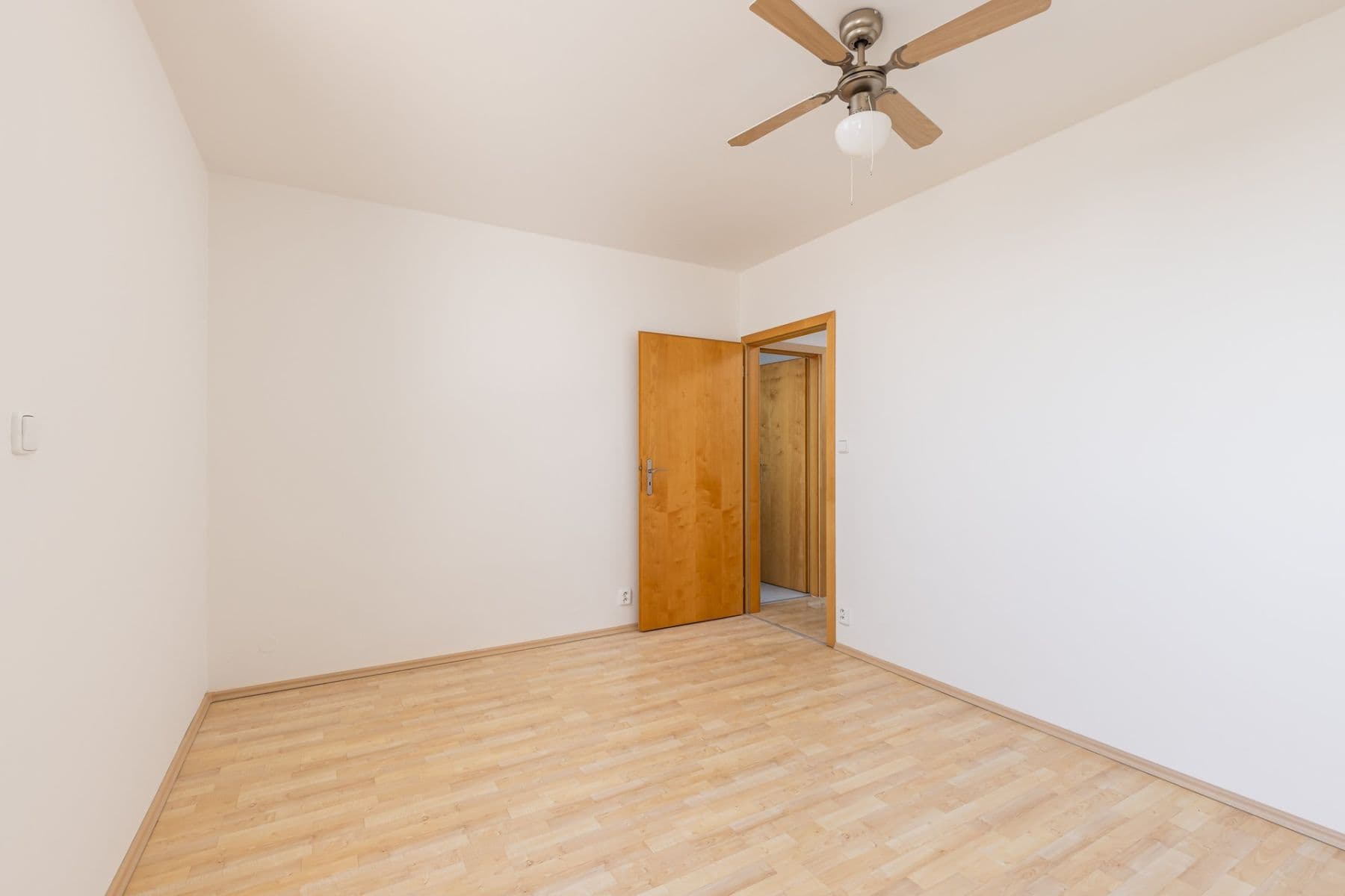 2 bedroom with open-plan kitchen flat to rent, 85 m², Ivančická, Prague, Prague 2 bedroom with open-plan kitchen flat to rent, 85 m², Ivančická, Prague, Prague