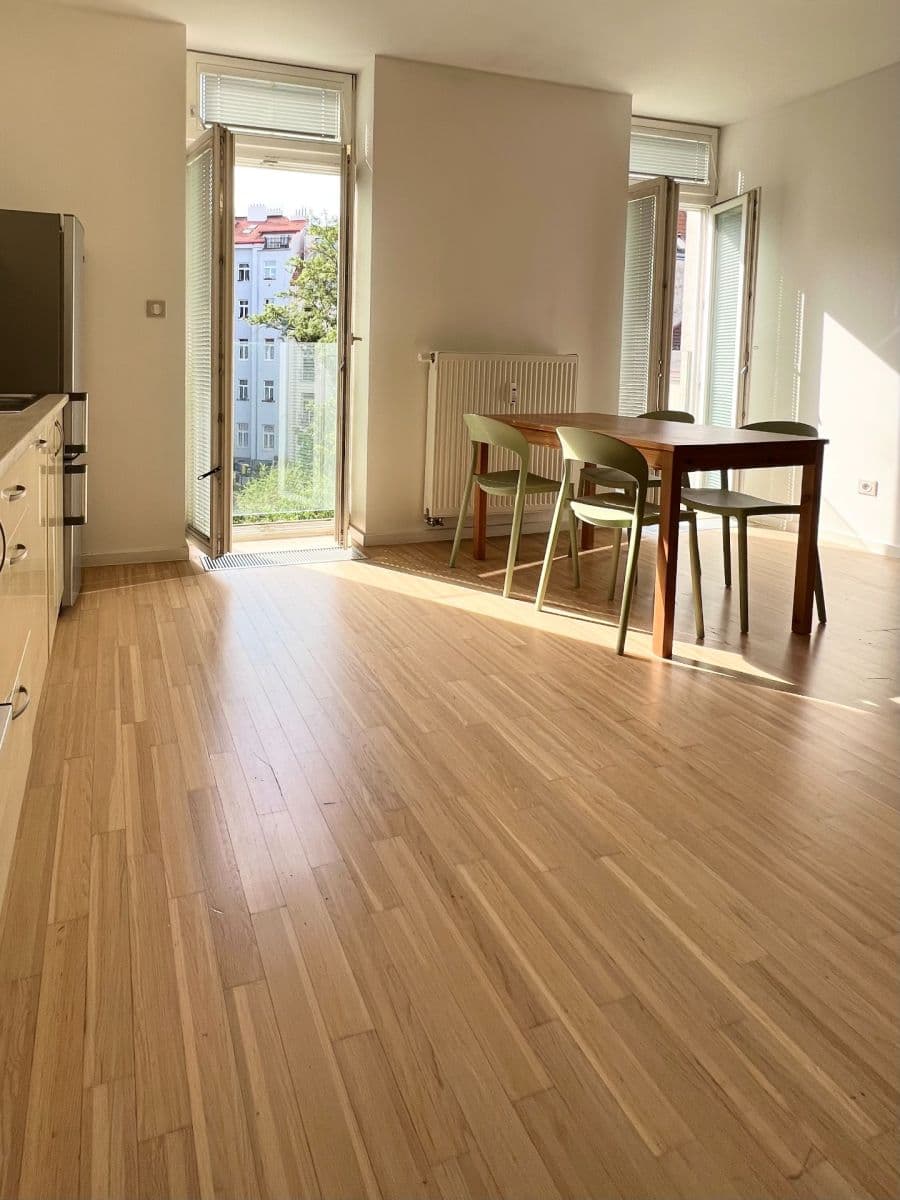 Studio flat to rent, 38 m², Bořivojova, Prague, Prague Studio flat to rent, 38 m², Bořivojova, Prague, Prague
