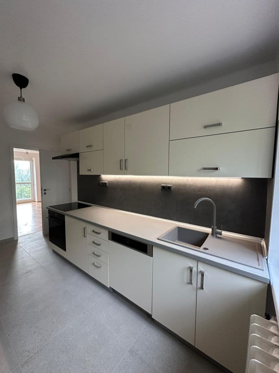 2 bedroom flat to rent, 60 m², Klecany, Středočeský Region 2 bedroom flat to rent, 60 m², Klecany, Středočeský Region