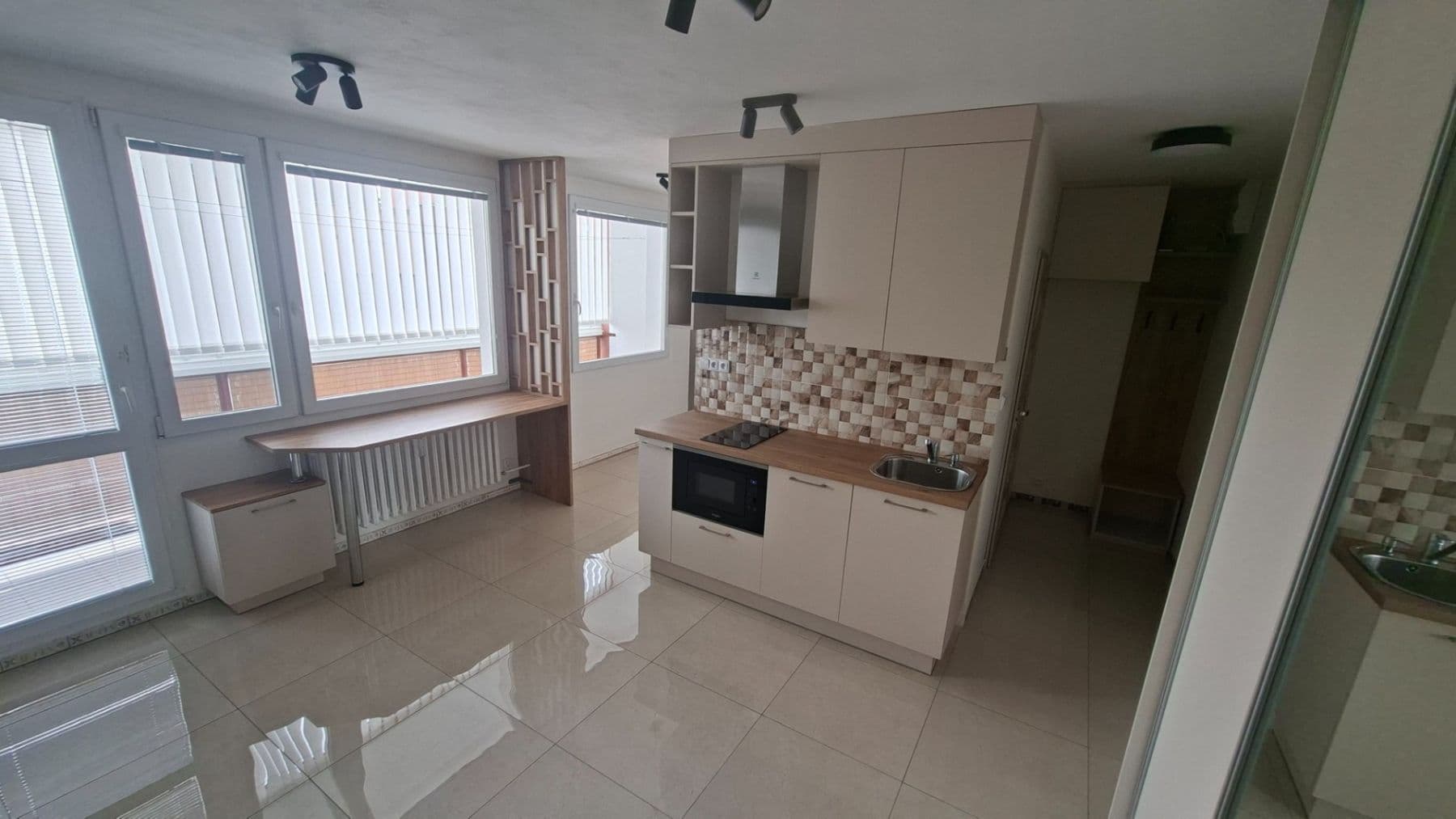 Studio flat to rent, 34 m², Čs. armády, Kladno, Středočeský Region Studio flat to rent, 34 m², Čs. armády, Kladno, Středočeský Region