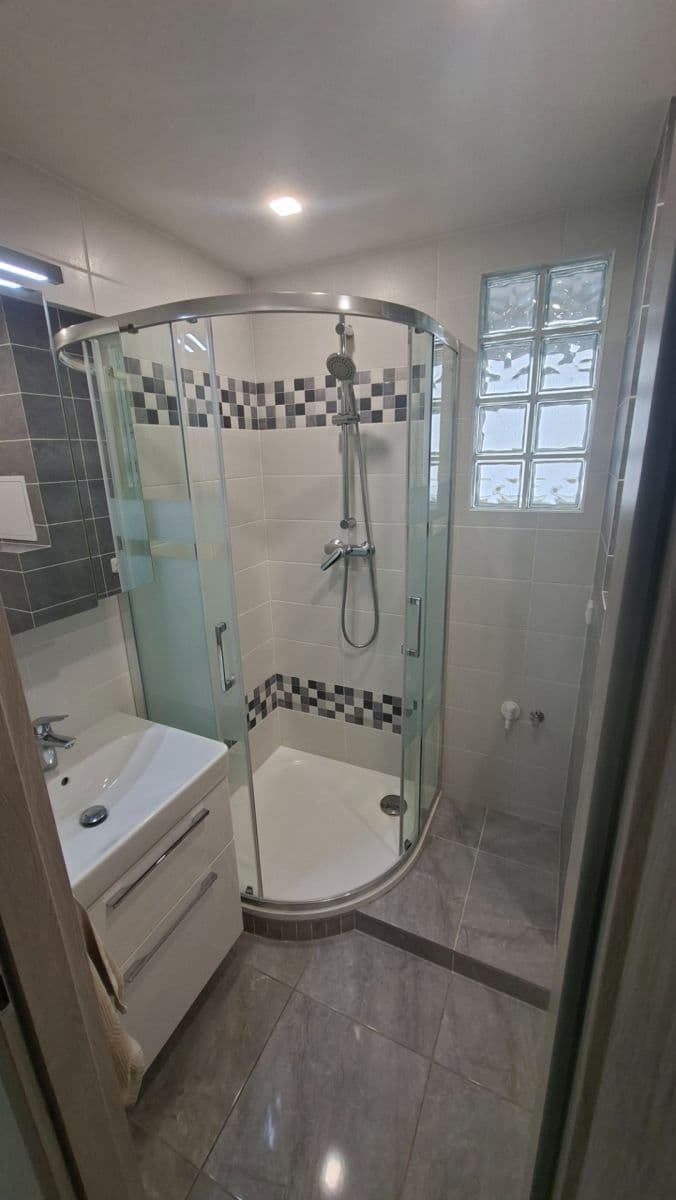 Studio flat to rent, 34 m², Čs. armády, Kladno, Středočeský Region Studio flat to rent, 34 m², Čs. armády, Kladno, Středočeský Region