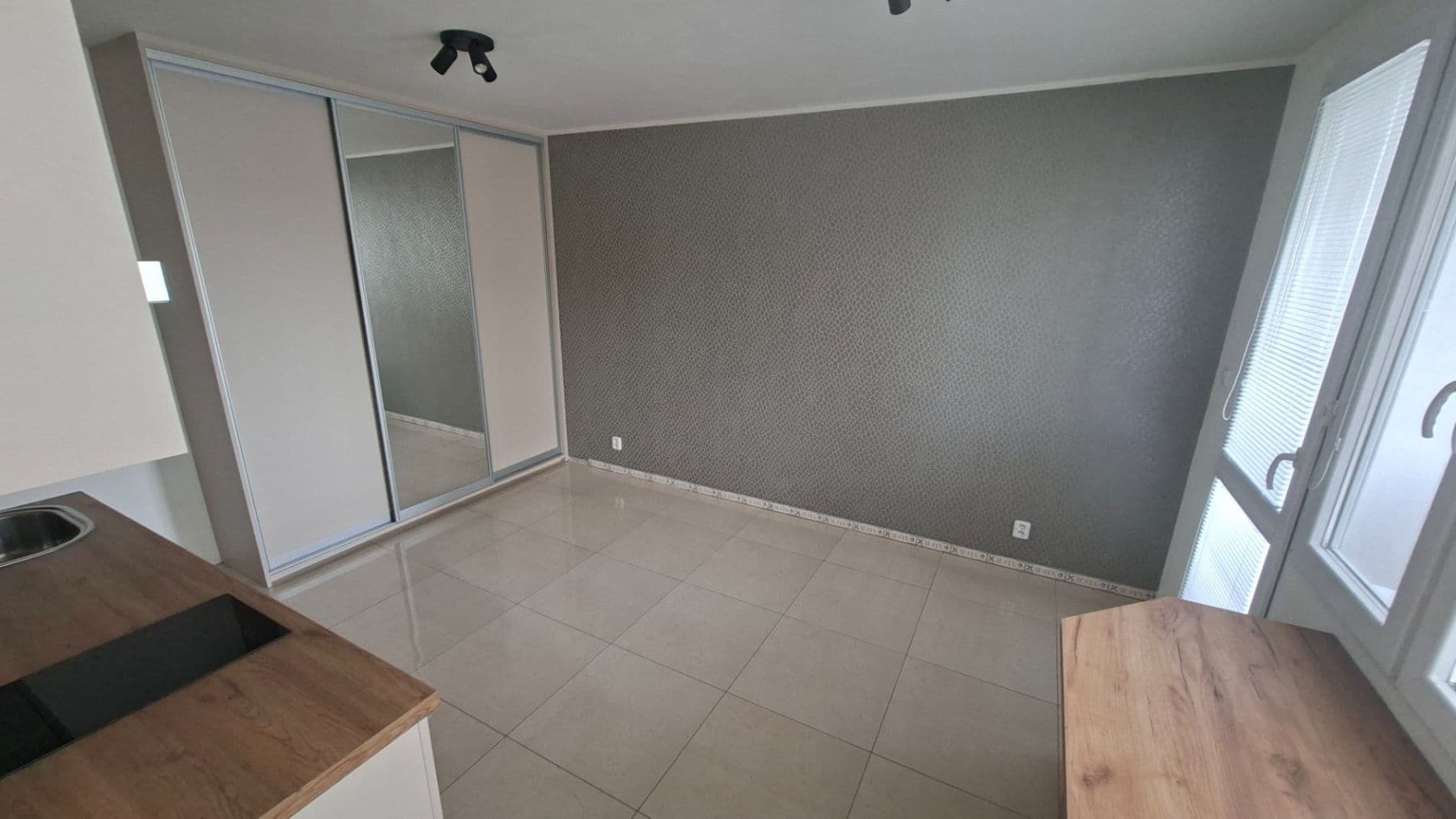 Studio flat to rent, 34 m², Čs. armády, Kladno, Středočeský Region Studio flat to rent, 34 m², Čs. armády, Kladno, Středočeský Region