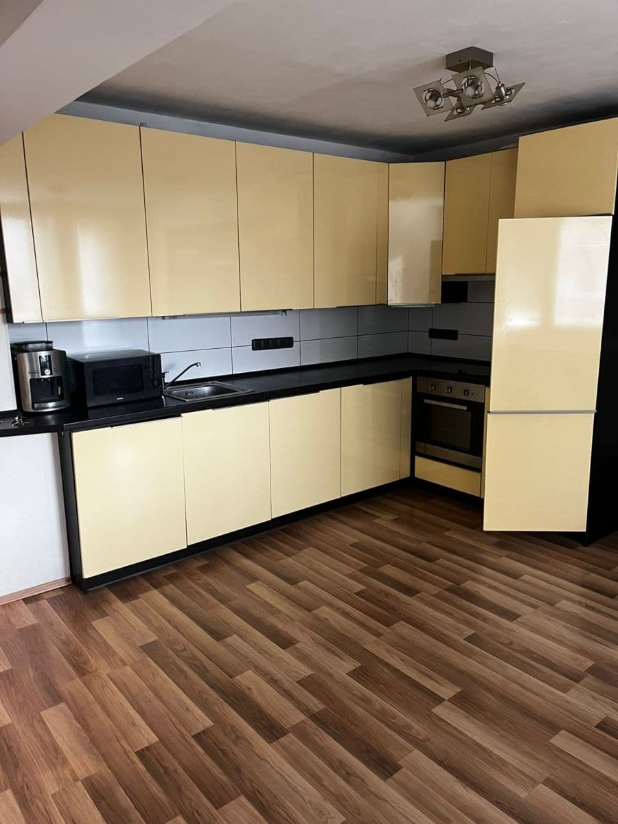 1 bedroom with open-plan kitchen flat for sale, 39 m², sídl. Hůrka, Kralupy nad Vltavou, Středočeský Region 1 bedroom with open-plan kitchen flat for sale, 39 m², sídl. Hůrka, Kralupy nad Vltavou, Středočeský Region