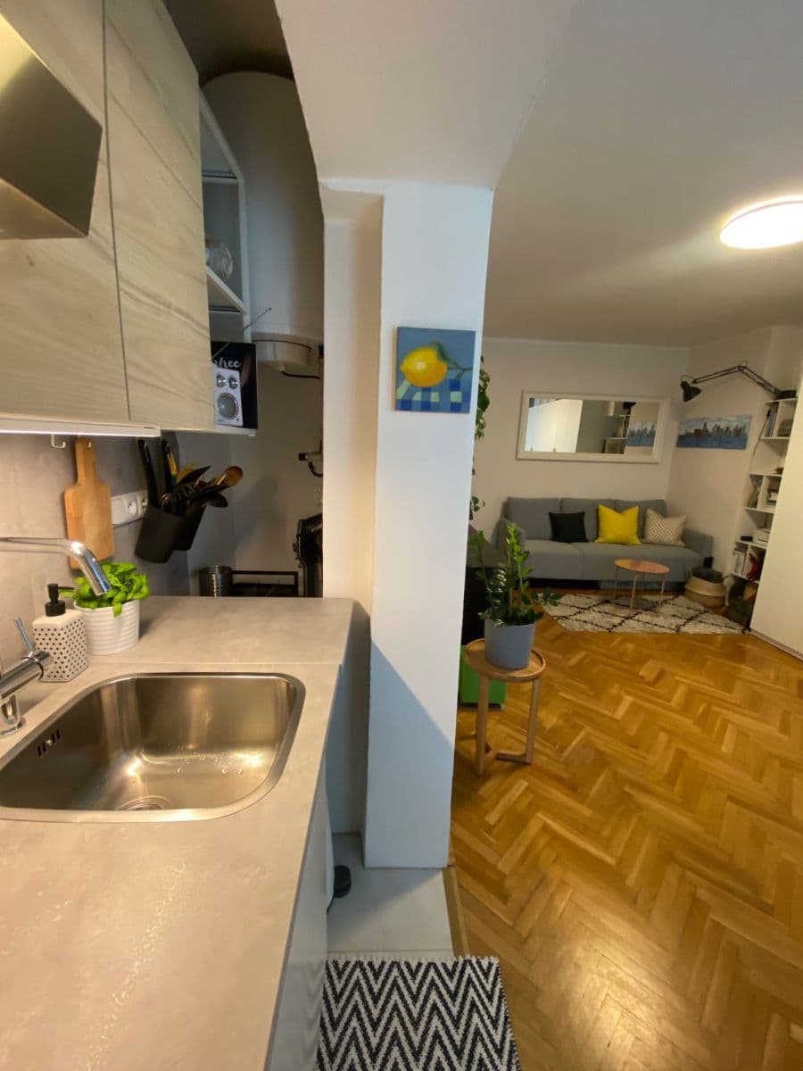 Studio flat to rent, 27 m², Gončarenkova, Prague, Prague Studio flat to rent, 27 m², Gončarenkova, Prague, Prague