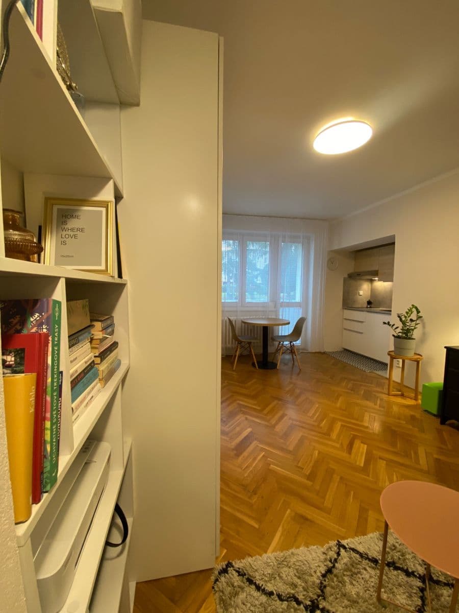 Studio flat to rent, 27 m², Gončarenkova, Prague, Prague Studio flat to rent, 27 m², Gončarenkova, Prague, Prague