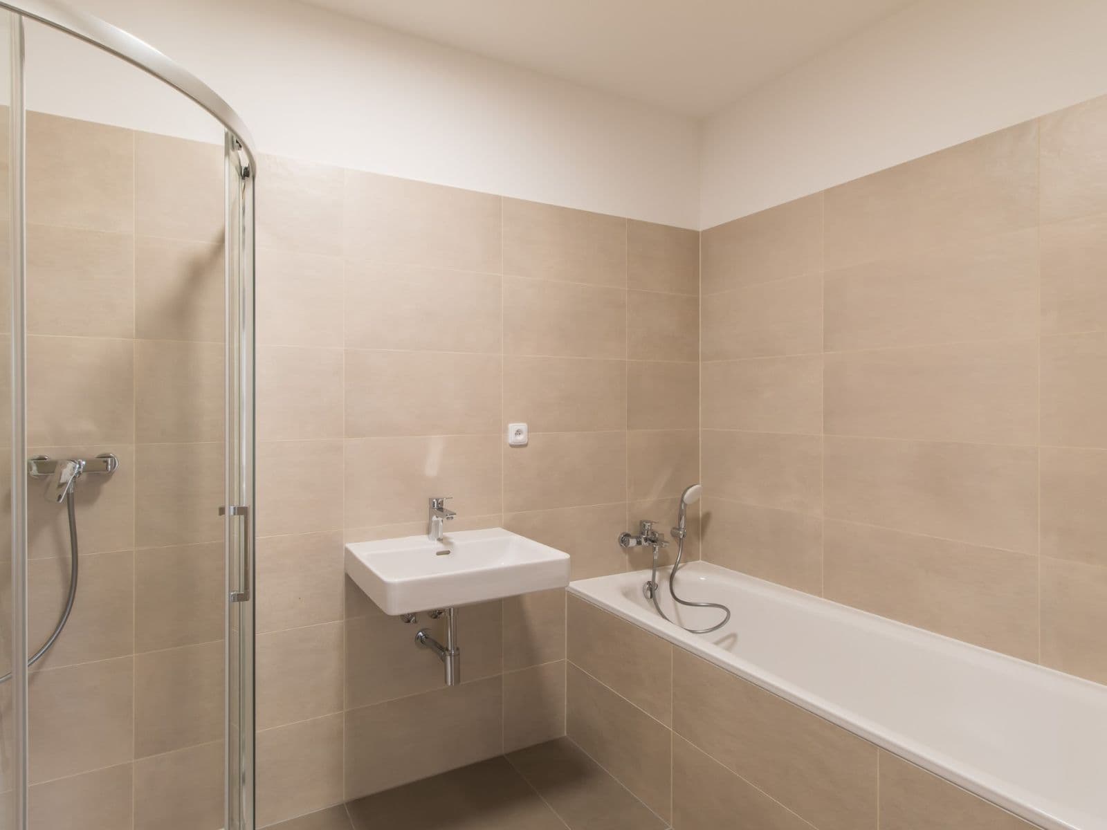 3 bedroom with open-plan kitchen flat for sale, 88 m², Mochovská, Prague, Prague 3 bedroom with open-plan kitchen flat for sale, 88 m², Mochovská, Prague, Prague