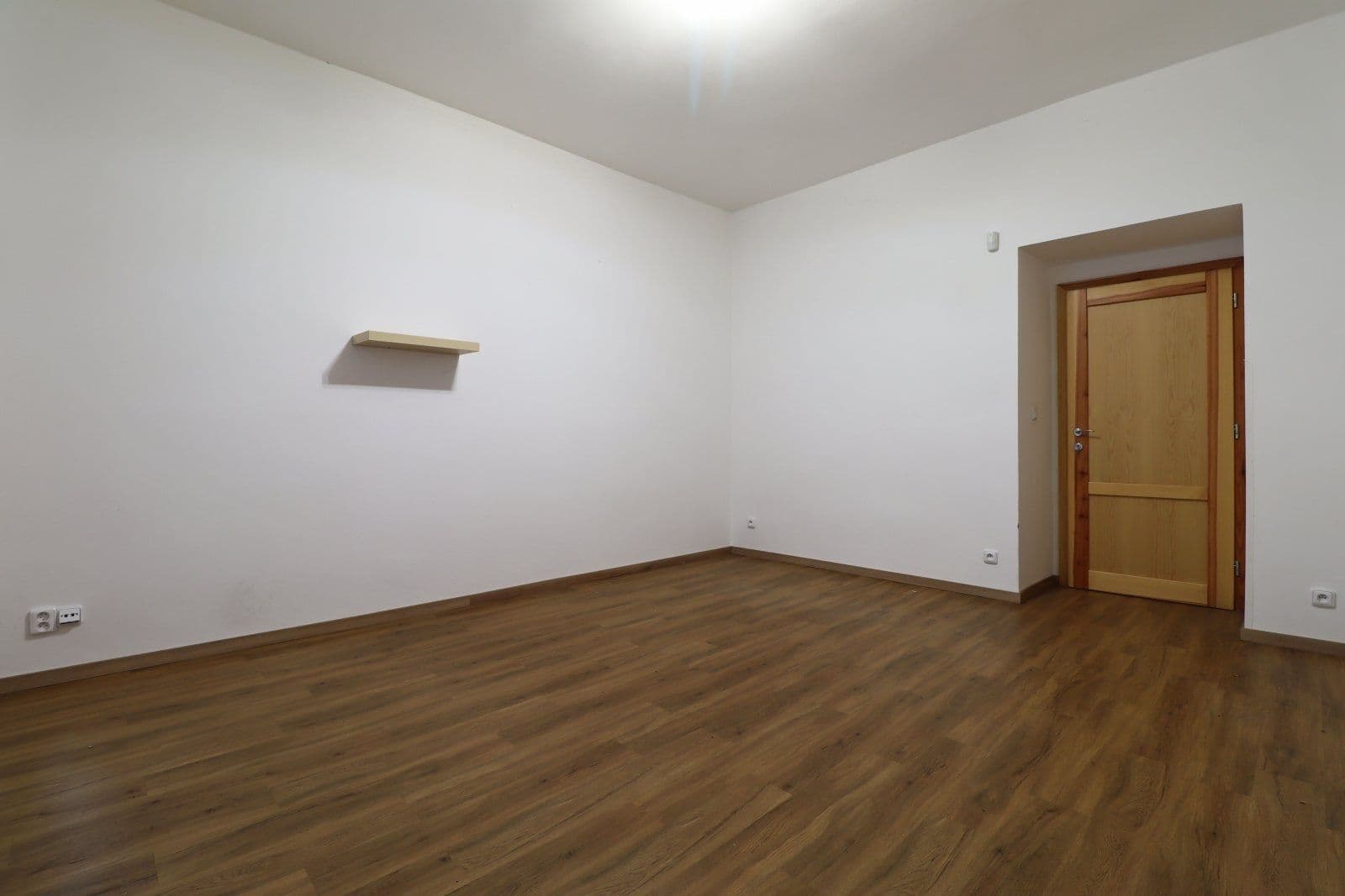 4 bedroom flat to rent, 105 m², U smaltovny, Prague, Prague 4 bedroom flat to rent, 105 m², U smaltovny, Prague, Prague