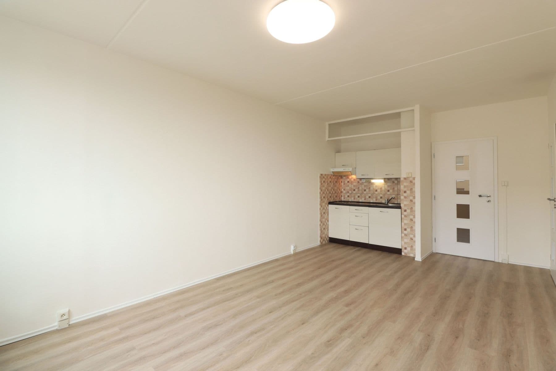 Studio flat to rent, 29 m², Semická, Prague, Prague Studio flat to rent, 29 m², Semická, Prague, Prague